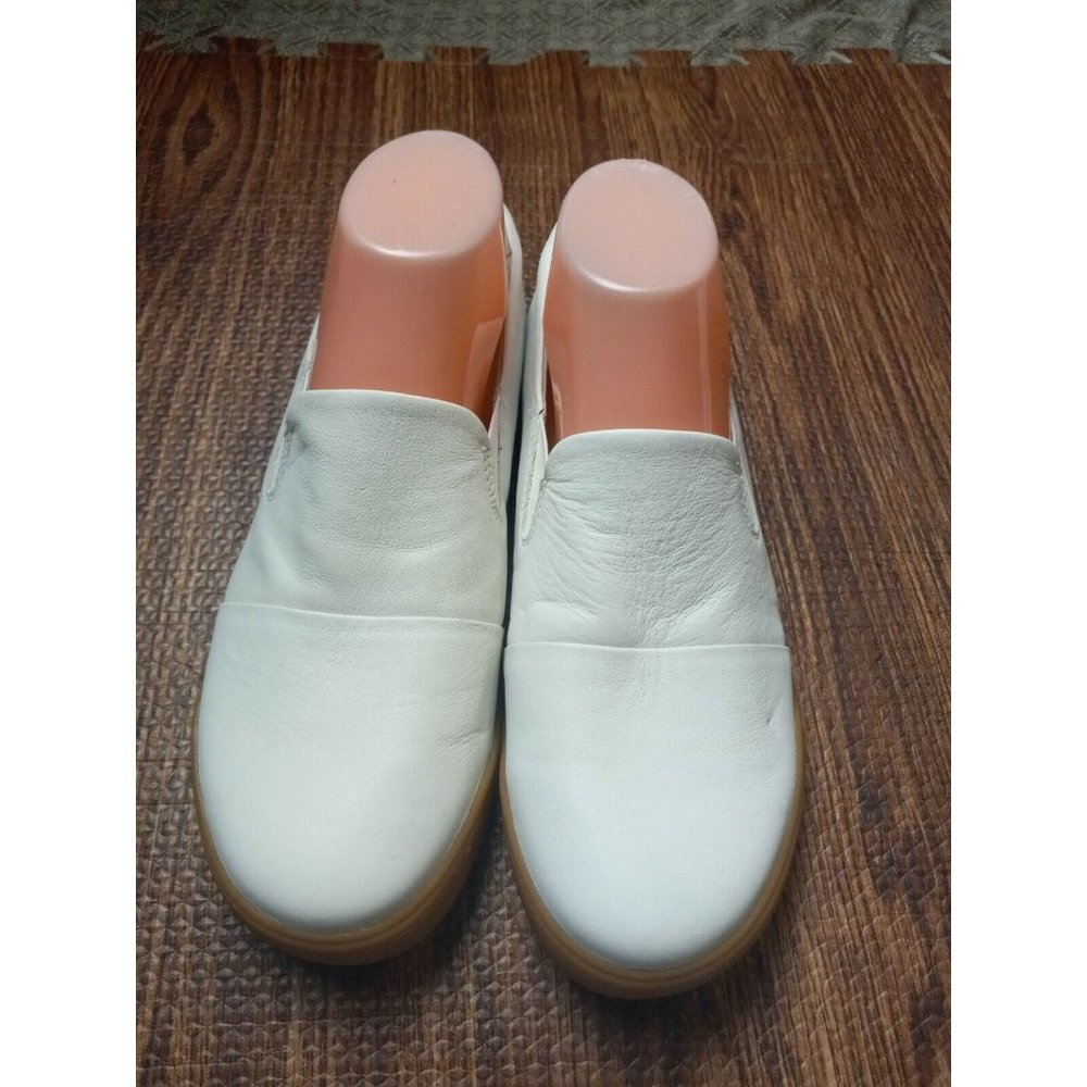 Sofwalk find comfort within flat Leather 8.5 M